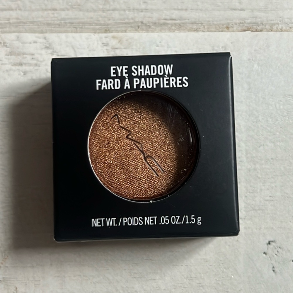 MAC eye shadow - Picture 3 of 4